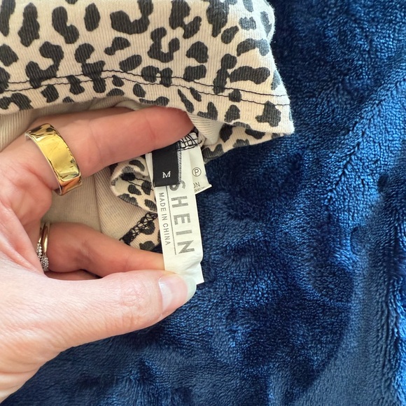 SHEIN leopard print surplice cami‎ crop top size M - Picture 5 of 5